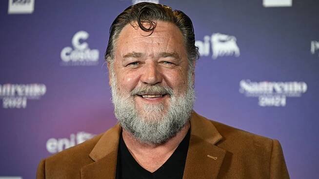 Šedesátník Russell Crowe. Sexsymbol zešedivěl a přibral, stále ale patří mezi hereckou elitu