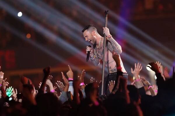 Maroon 5 Barely Leaves a Mark at the Super Bowl Halftime Show