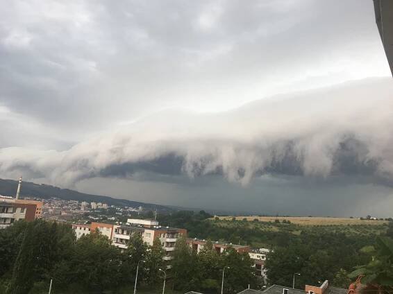 Ve Zlíně sehrály mraky nebeské divadlo. Šlo o nádherný úkaz, říká meteoroložka