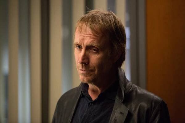 Berlínská mise - Atentát - Z filmu - Rhys Ifans