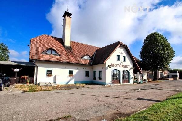 Prodej komerční Obchodní prostory, 1 400㎡