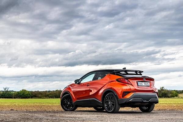 Test Toyota C-HR 2.0 Hybrid 2020: Změna hlavně pod kapotou - roadblog.cz