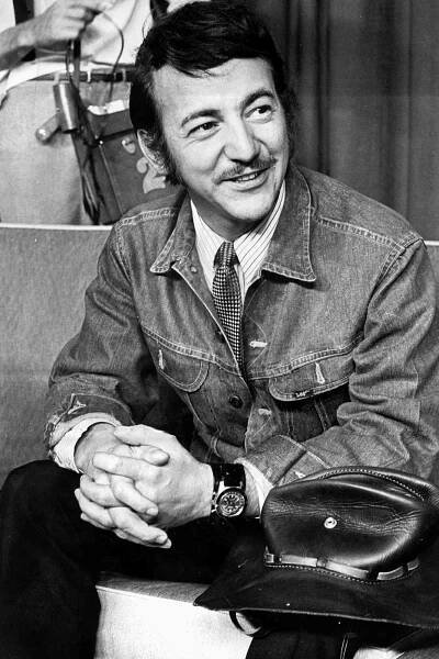 Bobby Darin on his arrival in Sydney for a season at the Chevron Hotel, 19 November 1968