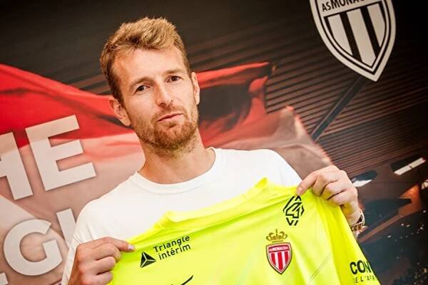Hradecký po sedmi letech skončil v Leverkusenu. Nově bude střežit bránu Monaka