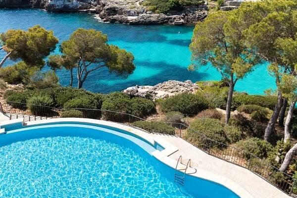 Exklusive Villen direkt am Strand der Cala Esmeralda - Mallorca
