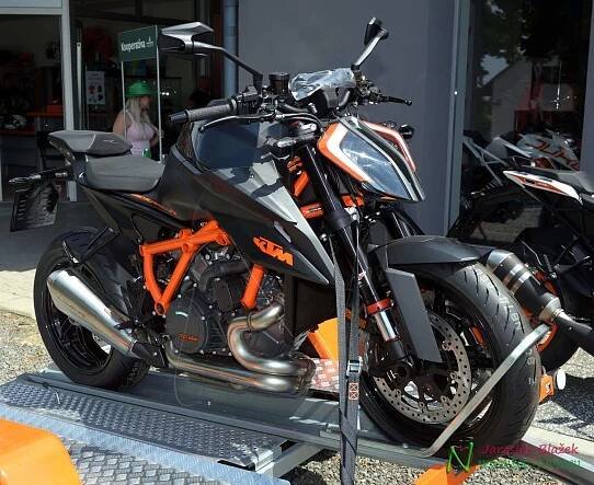 KTM již 20 let v Hradci Králové - Foto-Moto.eu