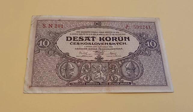 10 korun 1927 - Bankovky