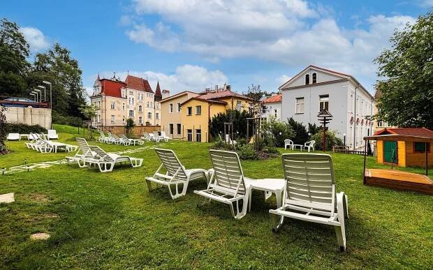 Mariánské Lázně: Pobyt ve Spa Hotelu Děvín **** s polopenzí, saunou a vstupenkou do bazénu + procedury