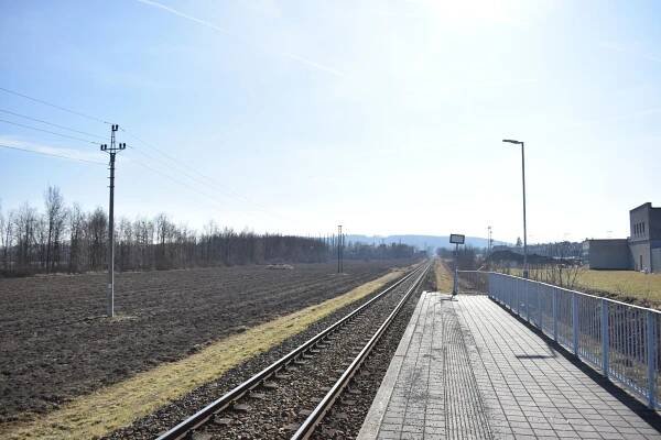 Fotogalerie • Kroměříž-Oskol ♿ (Vlaková stanice) • Mapy.com