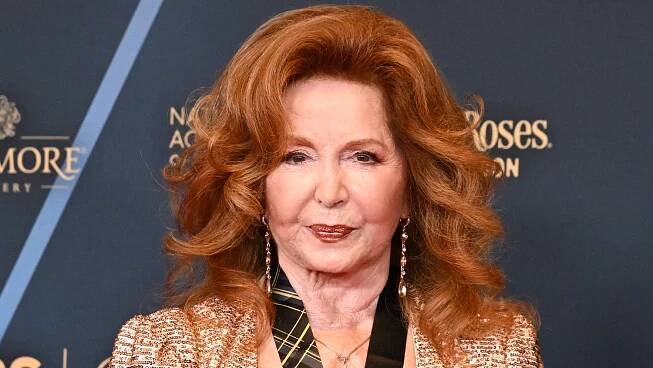 Days Of Our Lives Insists Suzanne Rogers isn't leaving
