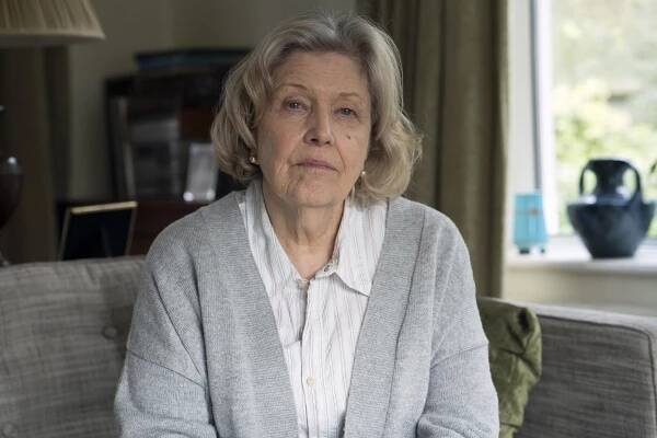 Philip K. Dick's Electric Dreams - The Commuter - Z filmu - Anne Reid