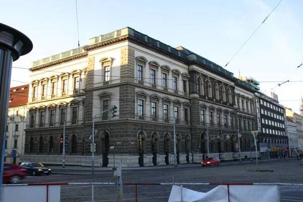 České vysoké učení technické na Karlově náměstí - kompletní informace | Prague City Line - 1. stránka