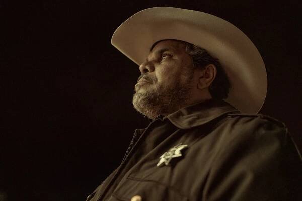 Perpetual Grace, LTD - Eleven - Z filmu - Luis Guzmán