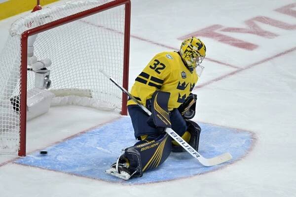 Did Sweden start the wrong goalie in 4 Nations Face-Off matchup vs. Finland?
