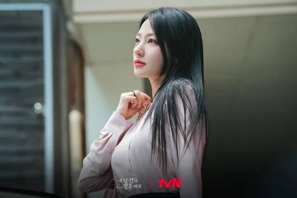 Ha-yoon Song - Nae Nampyeongwa Gyeolhonhaejwo - Fotosky