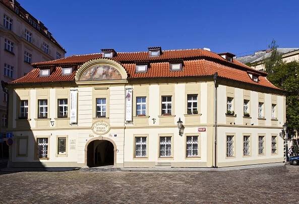 O Národním muzeu v českém znakovém jazyce s titulky - Národní muzeum
