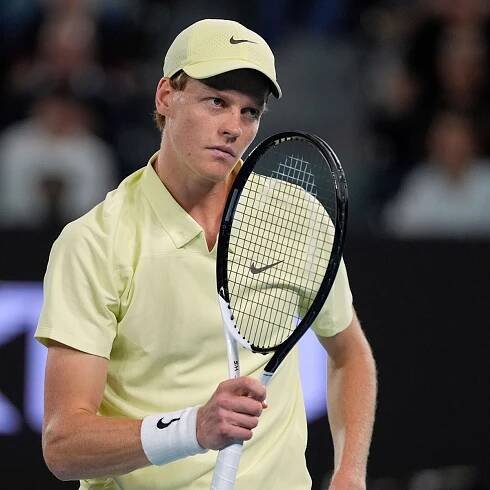 Jannik Sinner allays health concerns with ruthless victory over Alex De Minaur
