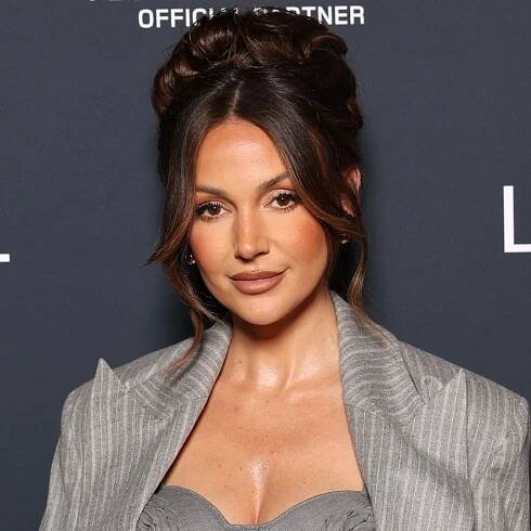 Michelle Keegan looks like a model in wide-legged flares perfect for the 2025 heatwave