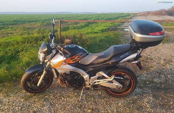 Suzuki GSR 600
