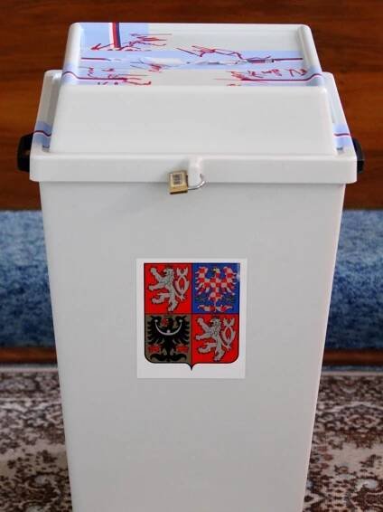 Druhý volební den končí. Volební místnosti se uzavřely