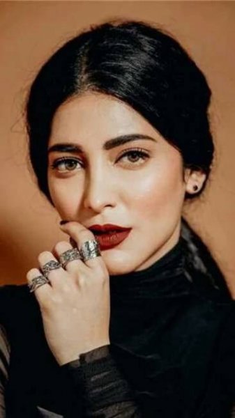Shruti Haasan slays in stunning all-black looks