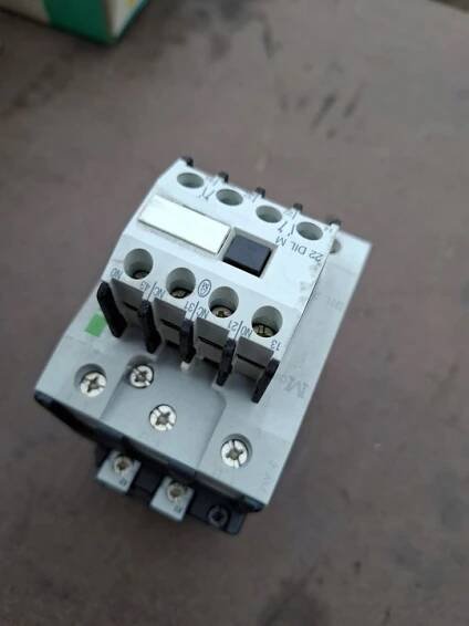 Stykač DIL2AM/22 Moeller 42V 50Hz 48V 60Hz
