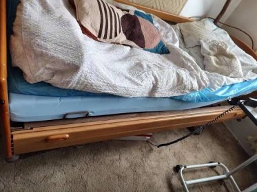 Elektrické nemocniční polohovací postele s hrazdou  - Lékárna a zdraví