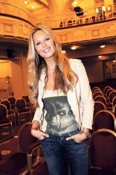 Sexy Simona Krainová slaví 50! Prošla neskutečnou proměnou