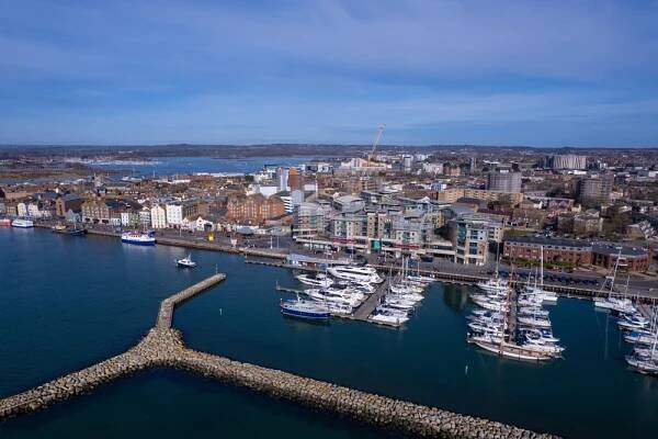 Coach Trips To Poole | Book A Trip To Poole With Berrys Coaches