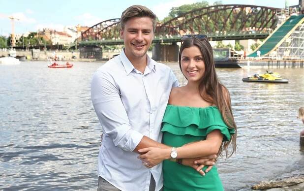 Moderátor Marek Kafka ukázal manželku! Sympatická Sylvie přiznala, že má o svého muže strach | topvip.cz