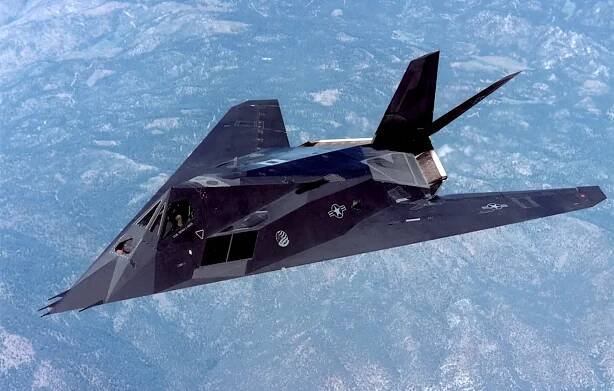 How Do Stealth Aircraft Work? Stealth Tech Breakdown