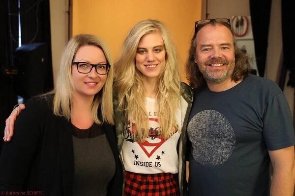 Zleva Anna Karásková, marketingová ředitelka outletu, Larissa Marolt, rakouská modelka a Stephan Huger, rakouský fotograf