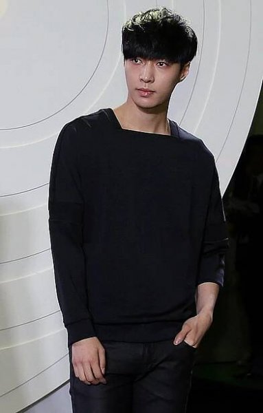 Lay Zhang - Wikipedia