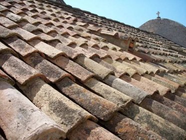 File:Tiled roof in Dubrovnik.jpg - Wikimedia Commons