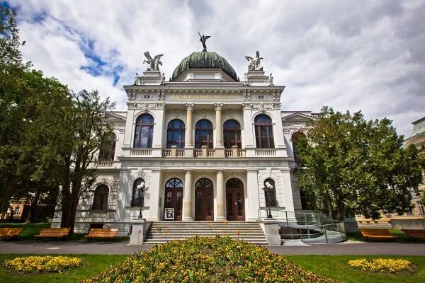 Novohistorik neváhá a odborně se vzdělává | Zlatokop Henry