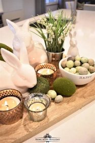 Top Ten Posts of 2019 - Easter Home Tour - Home with Holliday    #toptenposts #topten2018 #easter #easterdecor #springdecor #topten Spring Home Decor, Modern Easter Decor, Simple Easter Decor, Happy Easter Decor, Spring Kitchen Decor, Easter Wall Decor, Spring Wall Decor