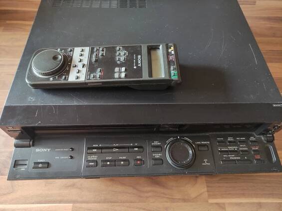 Sony SLV - 725 přehrávač a nahrávač VHS kazet - TV, audio, video
