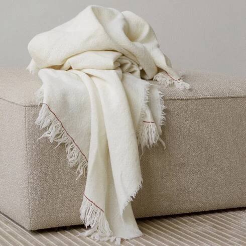 Tipy na zútulnění interiéru za pomoci stylových textilních doplňků | DESIGNSPOT 