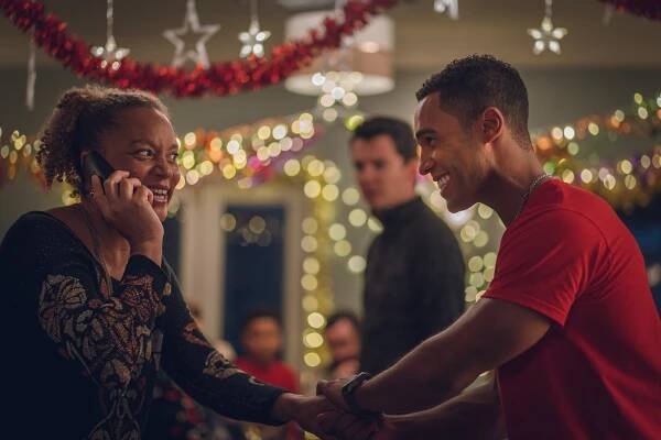 Tvoje, nebo moje Vánoce? - Z filmu - Angela Griffin, Lucien Laviscount