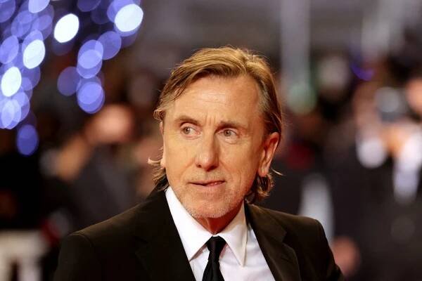 Herec Tim Roth z kultovního filmu Pulp Fiction v slzách. Jeho syn (25) podlehl rakovině