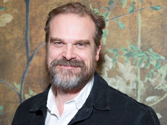 David Harbour's modern Bohemian living room is an inspired reimagining of this '70s design trend...