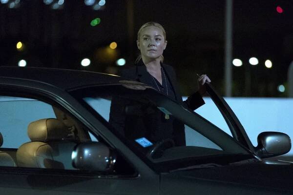 Přísaha - Switch - Z filmu - Elisabeth Röhm