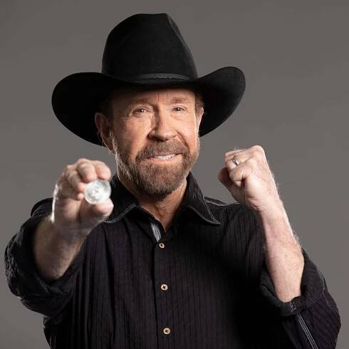 Chuck Norris na Slovensku! S kumpánem Jaro Slávikem
