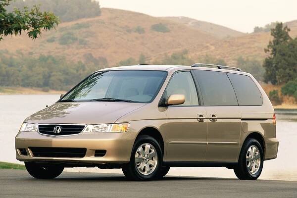 Here Are What the Cars of Mean Girls Could Be Today