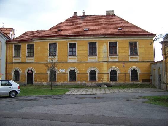 Soubor:Vokovice, Ke dvoru 18.jpg