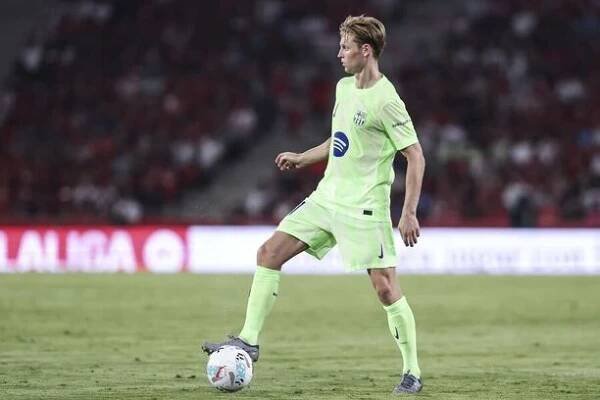 Frenke de Jong během utkání s Mallorcou