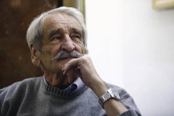 K Cimrmanům a dědu Vševědovi se dostal díky průšvihům v redakci. Soudruzi nezkousli, že upřednostnil V+W před Gagarinem