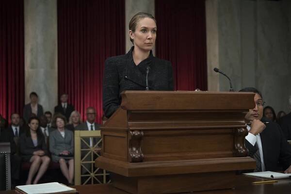 Domek z karet - 30. kapitola - Z filmu - Elizabeth Marvel
