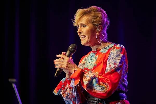 FOTO: Tvrdohlavá Helena Vondráčková zpívala v trutnovském Uffu