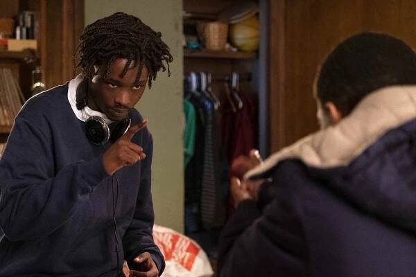 Wu-Tang: Americká sága - Winter Warz - Z filmu - Ashton Sanders